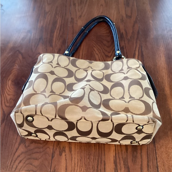 Coach Bag - Picture 4 of 16